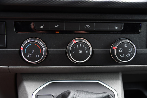 Volkswagen Transporter 2.0 TDI L1H1 30 4Motion Bulli Virtual, Camera, Carplay, 199pk, 4x4, LED, Automaat. Sensoren, Stoelverwarming, Trekhaak, Uniek!