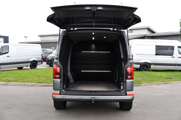 Volkswagen Transporter 2.0 TDI L1H1 30 4Motion Bulli Virtual, Camera, Carplay, 199pk, 4x4, LED, Automaat. Sensoren, Stoelverwarming, Trekhaak, Uniek!