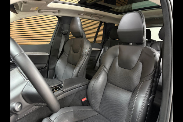 Volvo XC90 2.0 T8 Plug-in AWD Ultra Dark | Massage | Luchtvering | 22Inch | 7-Pers. | Pano |360°|H & K |Head-Up|Elektr Trekhaak