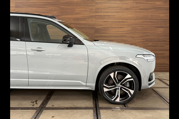 Volvo XC90 2.0 T8 Plug-in AWD Ultra Dark | Massage | Luchtvering | 22Inch | 7-Pers. | Pano |360°|H & K |Head-Up|Elektr Trekhaak