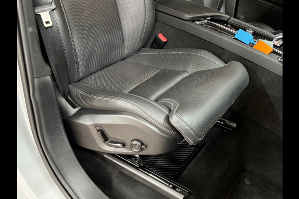 Volvo XC90 2.0 T8 Plug-in AWD Ultra Dark | Massage | Luchtvering | 22Inch | 7-Pers. | Pano |360°|H & K |Head-Up|Elektr Trekhaak