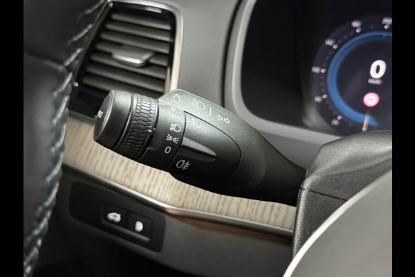 Volvo XC90 2.0 T8 Plug-in AWD Ultra Dark | Massage | Luchtvering | 22Inch | 7-Pers. | Pano |360°|H & K |Head-Up|Elektr Trekhaak