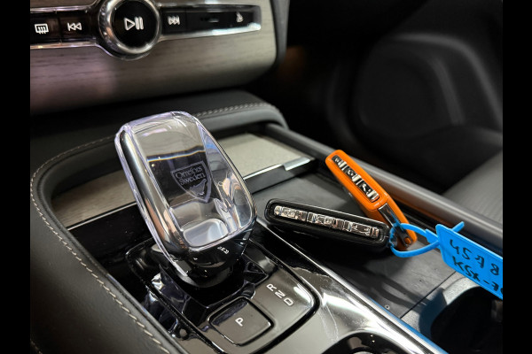 Volvo XC90 2.0 T8 Plug-in AWD Ultra Dark | Massage | Luchtvering | 22Inch | 7-Pers. | Pano |360°|H & K |Head-Up|Elektr Trekhaak