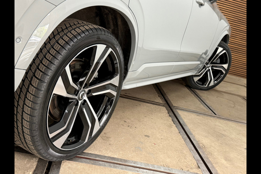 Volvo XC90 2.0 T8 Plug-in AWD Ultra Dark | Massage | Luchtvering | 22Inch | 7-Pers. | Pano |360°|H & K |Head-Up|Elektr Trekhaak