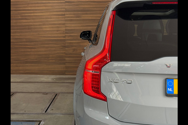 Volvo XC90 2.0 T8 Plug-in AWD Ultra Dark | Massage | Luchtvering | 22Inch | 7-Pers. | Pano |360°|H & K |Head-Up|Elektr Trekhaak
