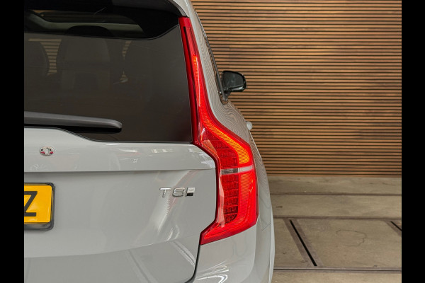 Volvo XC90 2.0 T8 Plug-in AWD Ultra Dark | Massage | Luchtvering | 22Inch | 7-Pers. | Pano |360°|H & K |Head-Up|Elektr Trekhaak