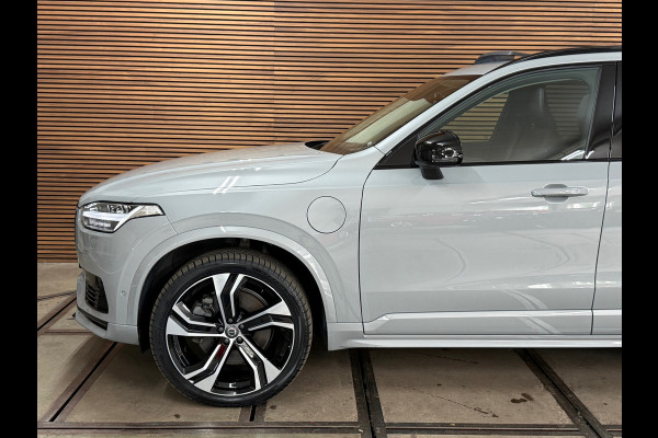 Volvo XC90 2.0 T8 Plug-in AWD Ultra Dark | Massage | Luchtvering | 22Inch | 7-Pers. | Pano |360°|H & K |Head-Up|Elektr Trekhaak