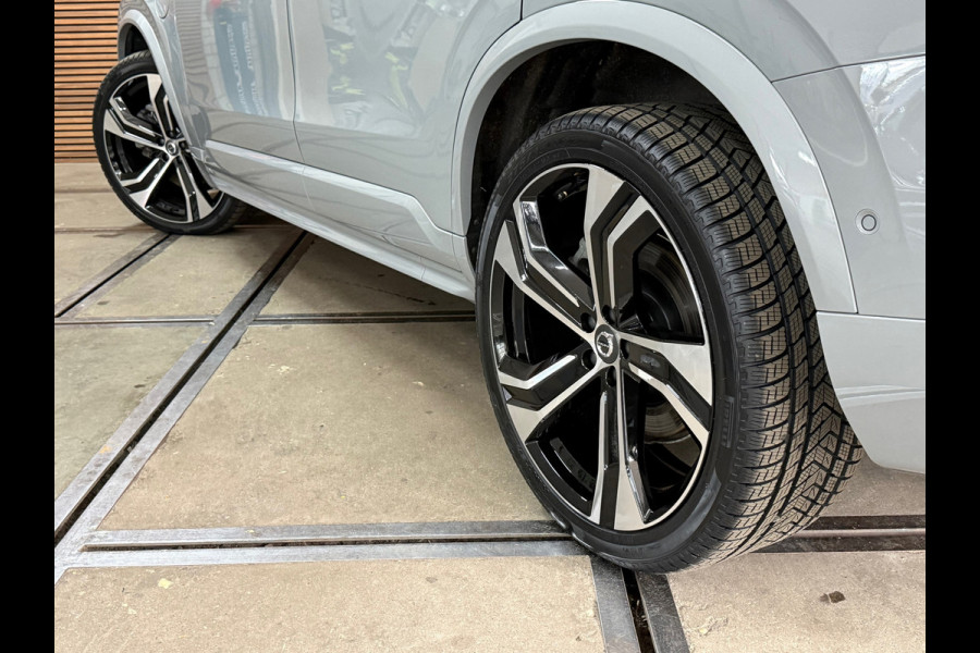 Volvo XC90 2.0 T8 Plug-in AWD Ultra Dark | Massage | Luchtvering | 22Inch | 7-Pers. | Pano |360°|H & K |Head-Up|Elektr Trekhaak