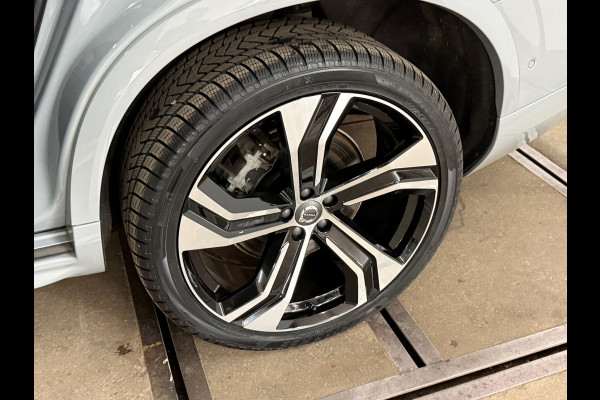 Volvo XC90 2.0 T8 Plug-in AWD Ultra Dark | Massage | Luchtvering | 22Inch | 7-Pers. | Pano |360°|H & K |Head-Up|Elektr Trekhaak