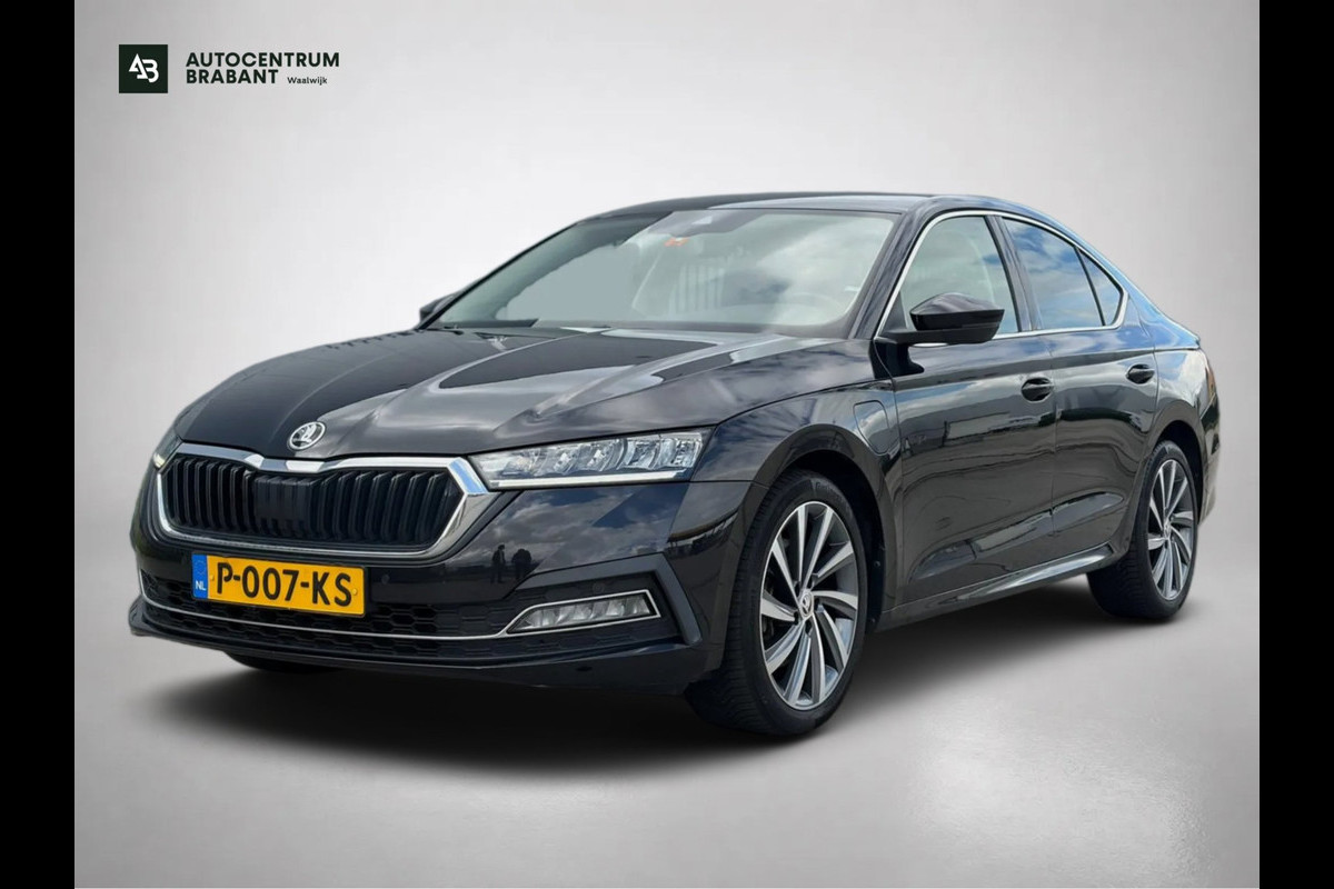 Škoda Octavia 1.4 TSI iV PHEV Sportline Business(Goed OnderH, Carplay/ Android, Camera, Elektrische Stoelen, StoelV/ StuurV, Etc)