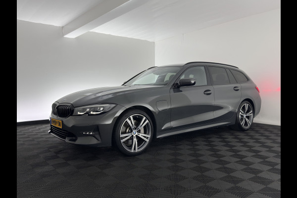 BMW 3 Serie Touring 330e High Executive (Plug-in) {SoH-91%} (INCL.BTW) Aut. *LEATHER | FULL-LED | HEATED-SPORTSEATS | HIFI-SOUND | NAVI-FULLMAP | DAB+ | DIGI-COCKPIT | PRIVACY-GLASS | AMBIENT-LIGHT | ECC | PDC | CRUISE | 19-ALU*