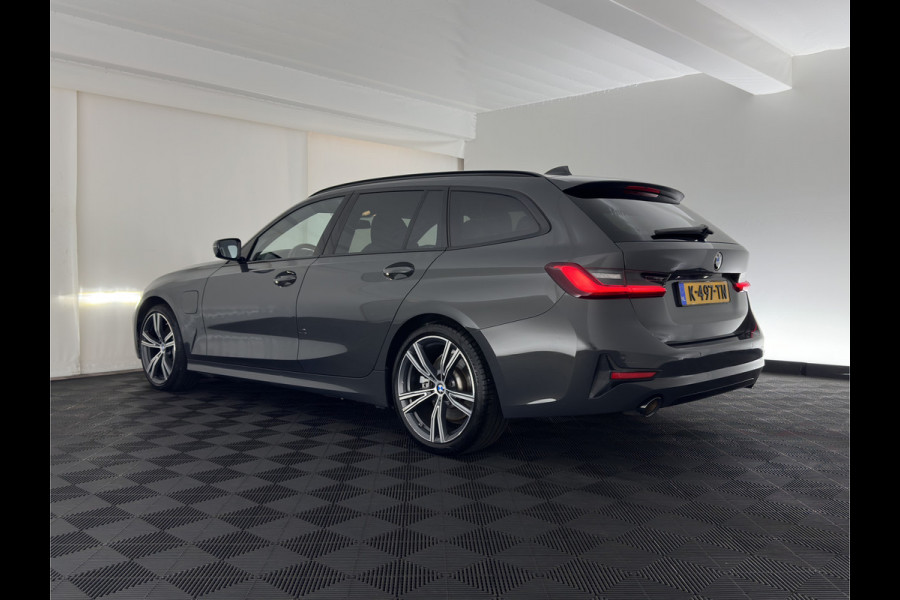 BMW 3 Serie Touring 330e High Executive (Plug-in) {SoH-91%} (INCL.BTW) Aut. *LEATHER | FULL-LED | HEATED-SPORTSEATS | HIFI-SOUND | NAVI-FULLMAP | DAB+ | DIGI-COCKPIT | PRIVACY-GLASS | AMBIENT-LIGHT | ECC | PDC | CRUISE | 19-ALU*