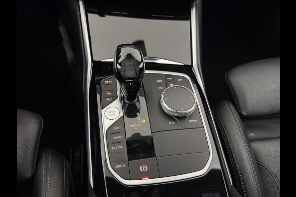BMW 3 Serie Touring 330e High Executive (Plug-in) {SoH-91%} (INCL.BTW) Aut. *LEATHER | FULL-LED | HEATED-SPORTSEATS | HIFI-SOUND | NAVI-FULLMAP | DAB+ | DIGI-COCKPIT | PRIVACY-GLASS | AMBIENT-LIGHT | ECC | PDC | CRUISE | 19-ALU*