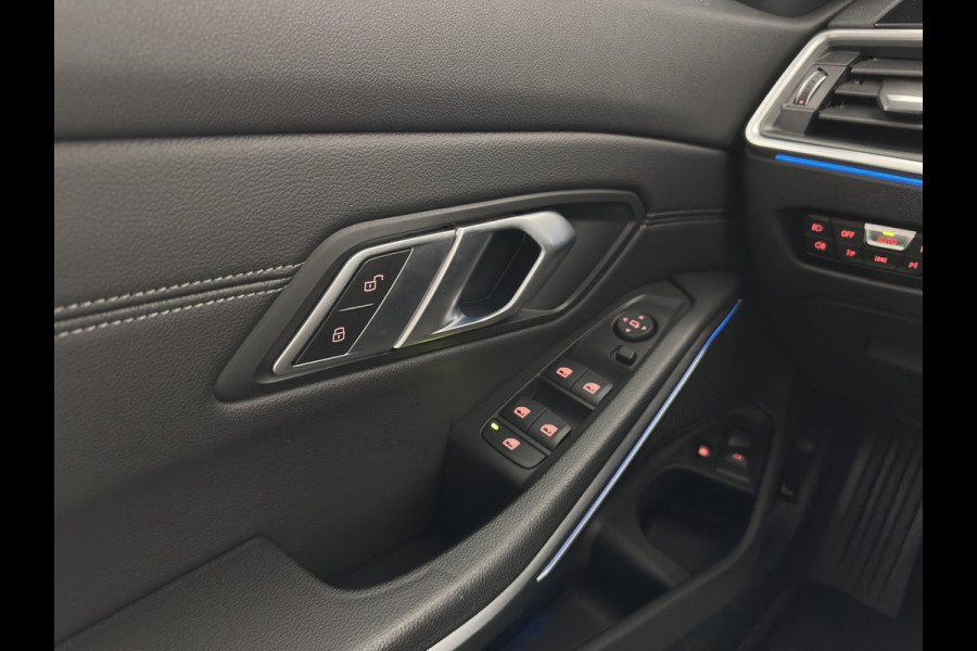 BMW 3 Serie Touring 330e High Executive (Plug-in) {SoH-91%} (INCL.BTW) Aut. *LEATHER | FULL-LED | HEATED-SPORTSEATS | HIFI-SOUND | NAVI-FULLMAP | DAB+ | DIGI-COCKPIT | PRIVACY-GLASS | AMBIENT-LIGHT | ECC | PDC | CRUISE | 19-ALU*
