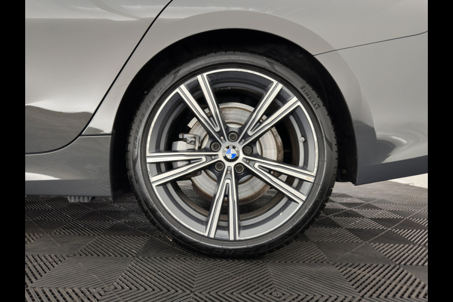 BMW 3 Serie Touring 330e High Executive (Plug-in) {SoH-91%} (INCL.BTW) Aut. *LEATHER | FULL-LED | HEATED-SPORTSEATS | HIFI-SOUND | NAVI-FULLMAP | DAB+ | DIGI-COCKPIT | PRIVACY-GLASS | AMBIENT-LIGHT | ECC | PDC | CRUISE | 19-ALU*