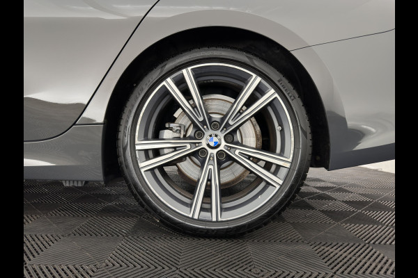 BMW 3 Serie Touring 330e High Executive (Plug-in) {SoH-91%} (INCL.BTW) Aut. *LEATHER | FULL-LED | HEATED-SPORTSEATS | HIFI-SOUND | NAVI-FULLMAP | DAB+ | DIGI-COCKPIT | PRIVACY-GLASS | AMBIENT-LIGHT | ECC | PDC | CRUISE | 19-ALU*