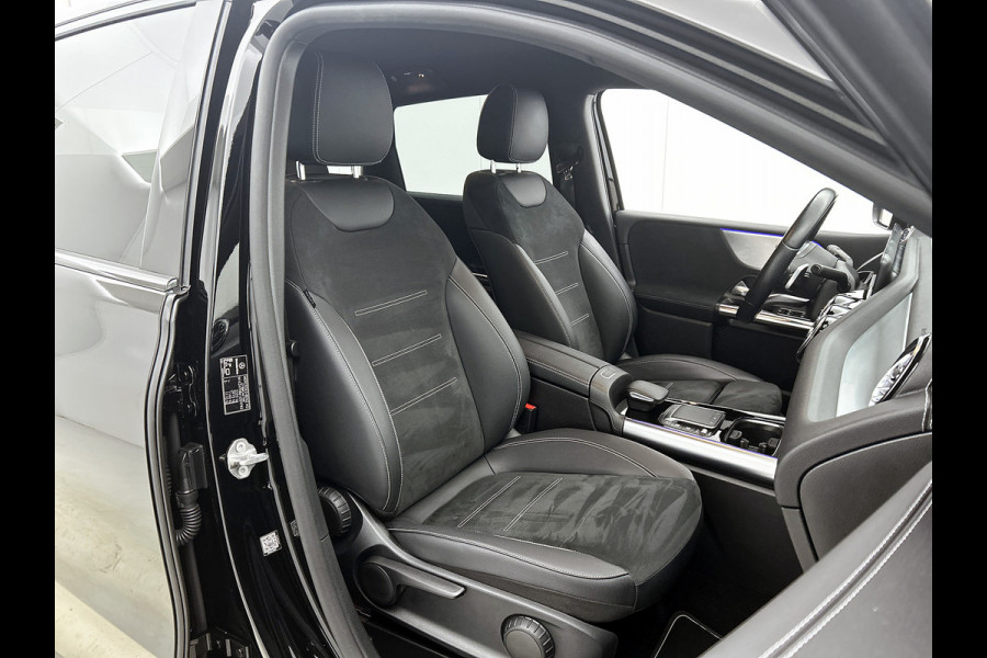 Mercedes-Benz B-Klasse 250 e Hybride Premium Design AMG line / 1/2 Leder / Stoelverwarming / Pdc+Camera / Navigatie / Apk 01-2028