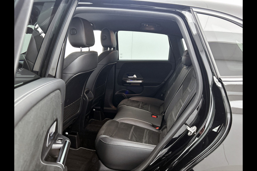 Mercedes-Benz B-Klasse 250 e Hybride Premium Design AMG line / 1/2 Leder / Stoelverwarming / Pdc+Camera / Navigatie / Apk 01-2028