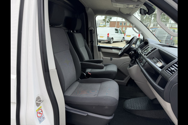 Volkswagen Transporter 2.0 TDI 150pk DSG automaat / L2H1 Comfortline / vaste prijs rijklaar € 16.950 ex btw / lease vanaf € 285 / euro 6 / bpm vrij / airco / cruise / navigatie / parkpilot / 2 x stoel met armsteun !