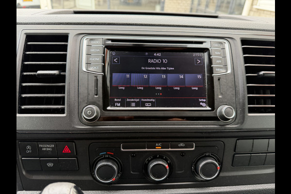 Volkswagen Transporter 2.0 TDI 150pk DSG automaat / L2H1 Comfortline / vaste prijs rijklaar € 16.950 ex btw / lease vanaf € 285 / euro 6 / bpm vrij / airco / cruise / navigatie / parkpilot / 2 x stoel met armsteun !