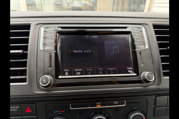Volkswagen Transporter 2.0 TDI 150pk DSG automaat / L2H1 Comfortline / vaste prijs rijklaar € 16.950 ex btw / lease vanaf € 285 / euro 6 / bpm vrij / airco / cruise / navigatie / parkpilot / 2 x stoel met armsteun !