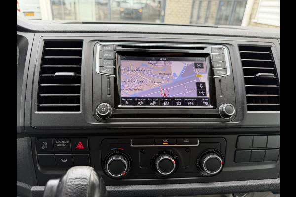 Volkswagen Transporter 2.0 TDI 150pk DSG automaat / L2H1 Comfortline / vaste prijs rijklaar € 16.950 ex btw / lease vanaf € 285 / euro 6 / bpm vrij / airco / cruise / navigatie / parkpilot / 2 x stoel met armsteun !