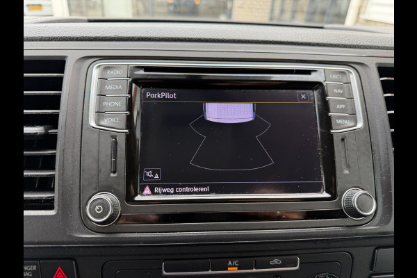 Volkswagen Transporter 2.0 TDI 150pk DSG automaat / L2H1 Comfortline / vaste prijs rijklaar € 16.950 ex btw / lease vanaf € 285 / euro 6 / bpm vrij / airco / cruise / navigatie / parkpilot / 2 x stoel met armsteun !