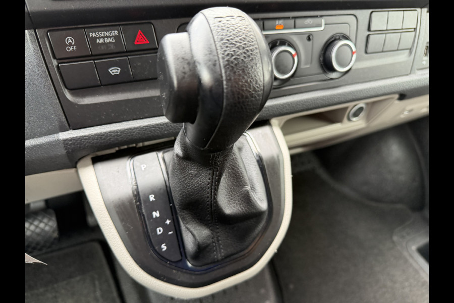 Volkswagen Transporter 2.0 TDI 150pk DSG automaat / L2H1 Comfortline / vaste prijs rijklaar € 16.950 ex btw / lease vanaf € 285 / euro 6 / bpm vrij / airco / cruise / navigatie / parkpilot / 2 x stoel met armsteun !