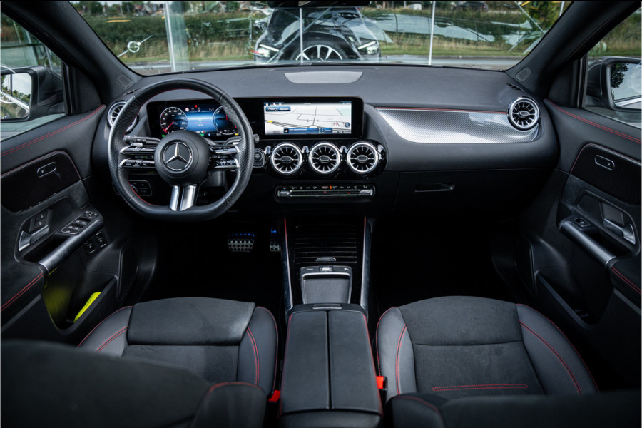 Mercedes-Benz GLA 250 e Star Edition AMG Line ** Panodak ** Keyless ** Camera ** Carplay EV rijbereik tot 70km