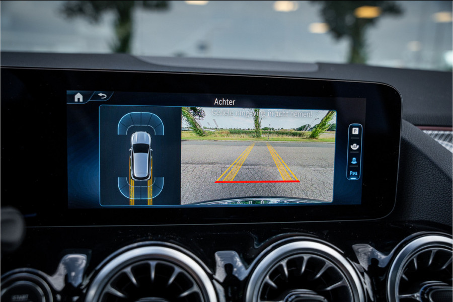 Mercedes-Benz GLA 250 e Star Edition AMG Line ** Panodak ** Keyless ** Camera ** Carplay EV rijbereik tot 70km