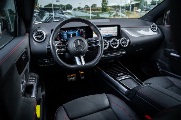 Mercedes-Benz GLA 250 e Star Edition AMG Line ** Panodak ** Keyless ** Camera ** Carplay EV rijbereik tot 70km