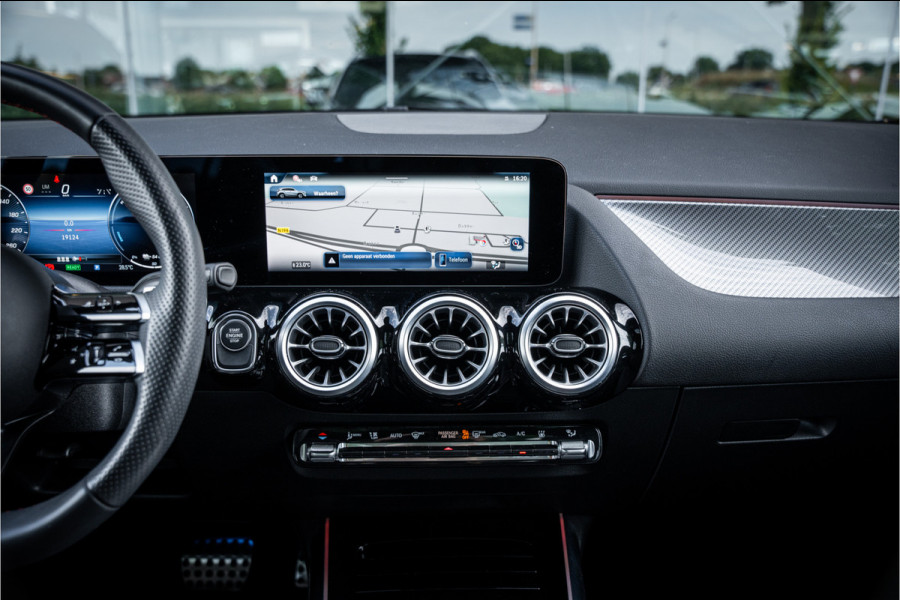 Mercedes-Benz GLA 250 e Star Edition AMG Line ** Panodak ** Keyless ** Camera ** Carplay EV rijbereik tot 70km