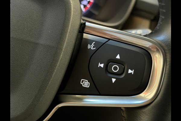 Volvo XC40 2.0 T4 AWD Inscription |Leder|Afn.Trekhaak|Camera|ACC|Lane Assistist|Dodehoek Assistent