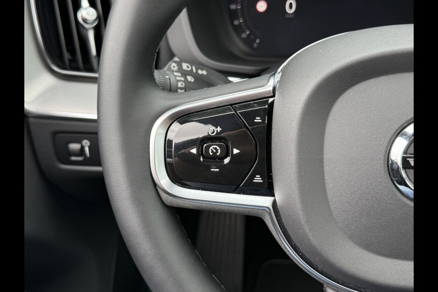 Volvo XC60 2.0 B4 Plus Dark | Pano | Memory | CarPlay | Keyless | 21 inch