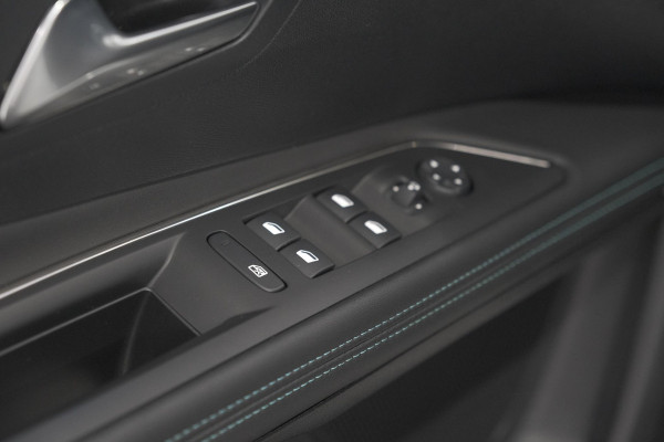 Peugeot 3008 1.6 Plug-in HYbrid 225 Allure | Camera | Dodehoekdetectie | Navigatie | Apple Carplay