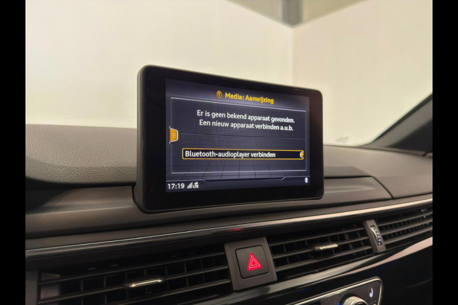 Audi A4 Limousine 1.4 TFSI Sport S-Line Black Edition / NL-auto / Sfeerverlichting