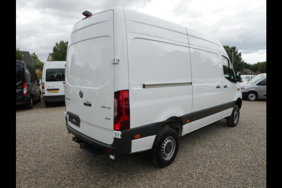 Mercedes-Benz Sprinter 319 CDI 4x4 L2H2 Automaat Airco Cam Nav Haak UNIEK