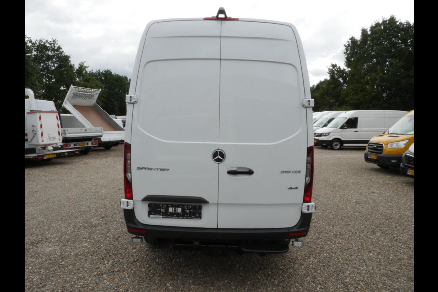 Mercedes-Benz Sprinter 319 CDI 4x4 L2H2 Automaat Airco Cam Nav Haak UNIEK