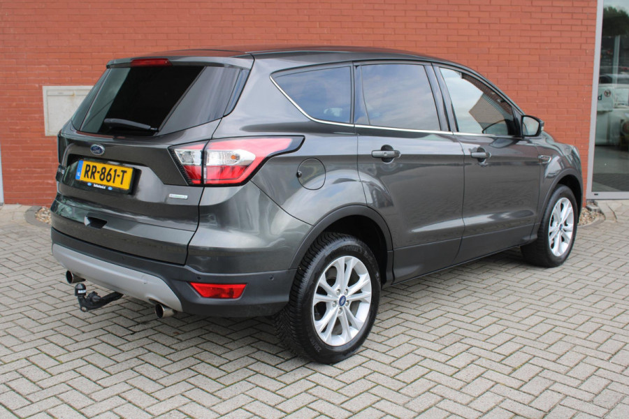 Ford Kuga 1.5 EcoBoost Titanium | Wegklapbare Trekhaak | Stoelverwarming | Cruise Control | Navigatie | Parkeersensoren |