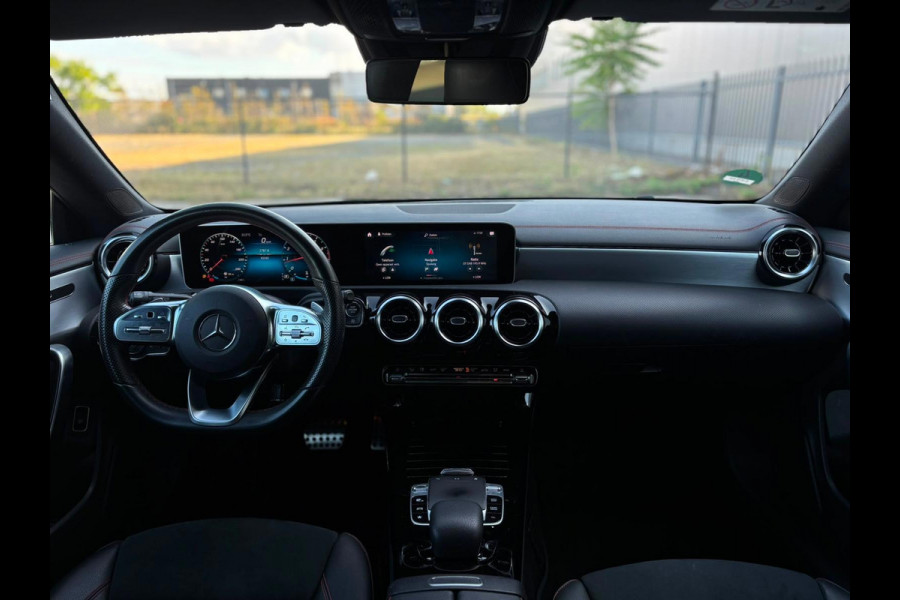 Mercedes-Benz CLA-Klasse Shooting Brake 180 AMG | NL-AUTO | DEALER ONDERH | FACELIFT | GROOT SCHERM | STOELVERW | ETC