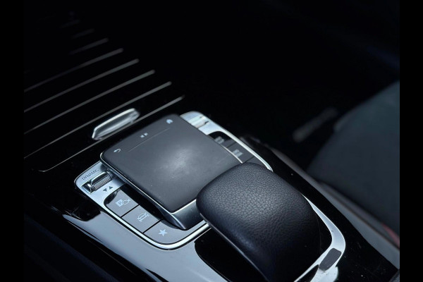 Mercedes-Benz CLA-Klasse Shooting Brake 180 AMG | NL-AUTO | DEALER ONDERH | FACELIFT | GROOT SCHERM | STOELVERW | ETC