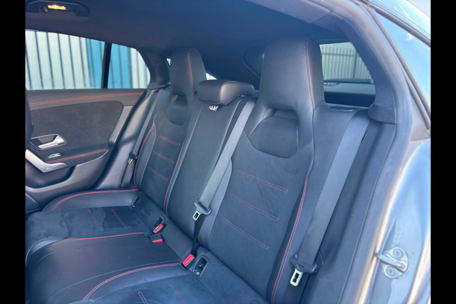 Mercedes-Benz CLA-Klasse Shooting Brake 180 AMG | NL-AUTO | DEALER ONDERH | FACELIFT | GROOT SCHERM | STOELVERW | ETC