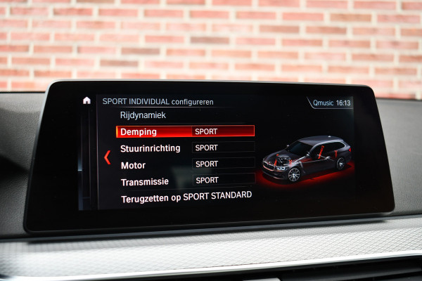 BMW 5 Serie Touring 530i xDrive 252pk M-Sport Pano Nightv ACC HUD 20inch 360-cam