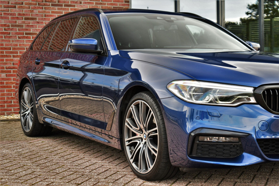 BMW 5 Serie Touring 530i xDrive 252pk M-Sport Pano Nightv ACC HUD 20inch 360-cam