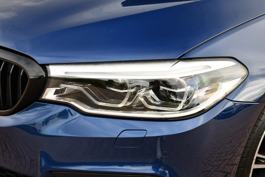BMW 5 Serie Touring 530i xDrive 252pk M-Sport Pano Nightv ACC HUD 20inch 360-cam