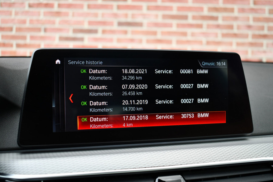 BMW 5 Serie Touring 530i xDrive 252pk M-Sport Pano Nightv ACC HUD 20inch 360-cam