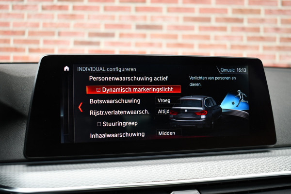 BMW 5 Serie Touring 530i xDrive 252pk M-Sport Pano Nightv ACC HUD 20inch 360-cam