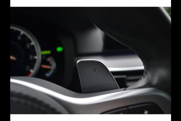BMW 5 Serie Touring 530i xDrive 252pk M-Sport Pano Nightv ACC HUD 20inch 360-cam
