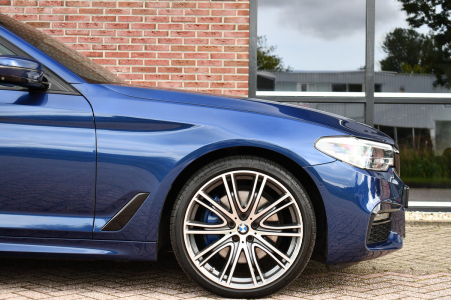 BMW 5 Serie Touring 530i xDrive 252pk M-Sport Pano Nightv ACC HUD 20inch 360-cam