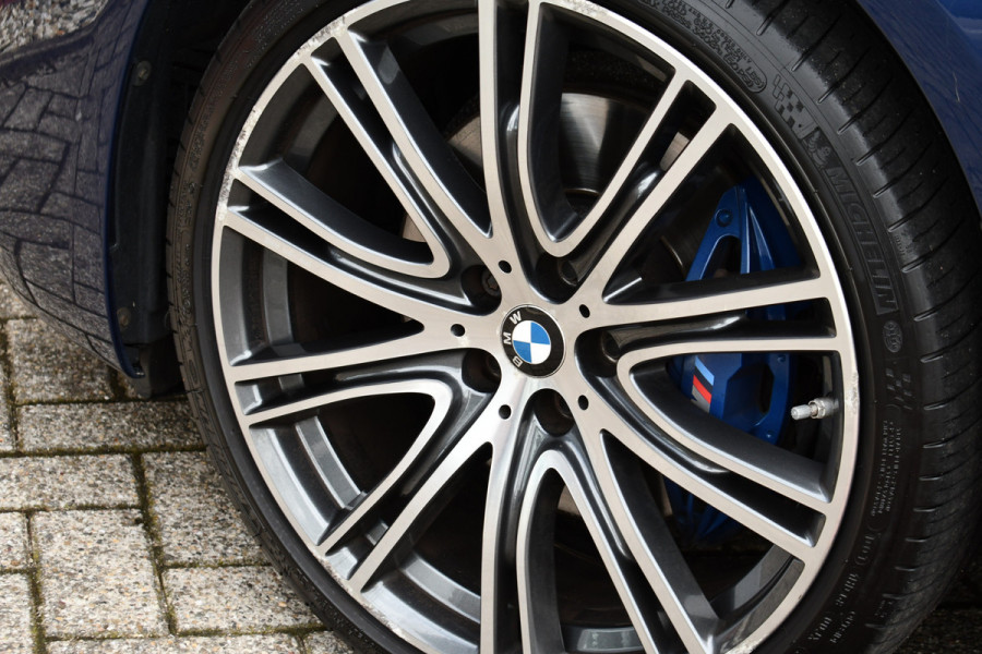 BMW 5 Serie Touring 530i xDrive 252pk M-Sport Pano Nightv ACC HUD 20inch 360-cam